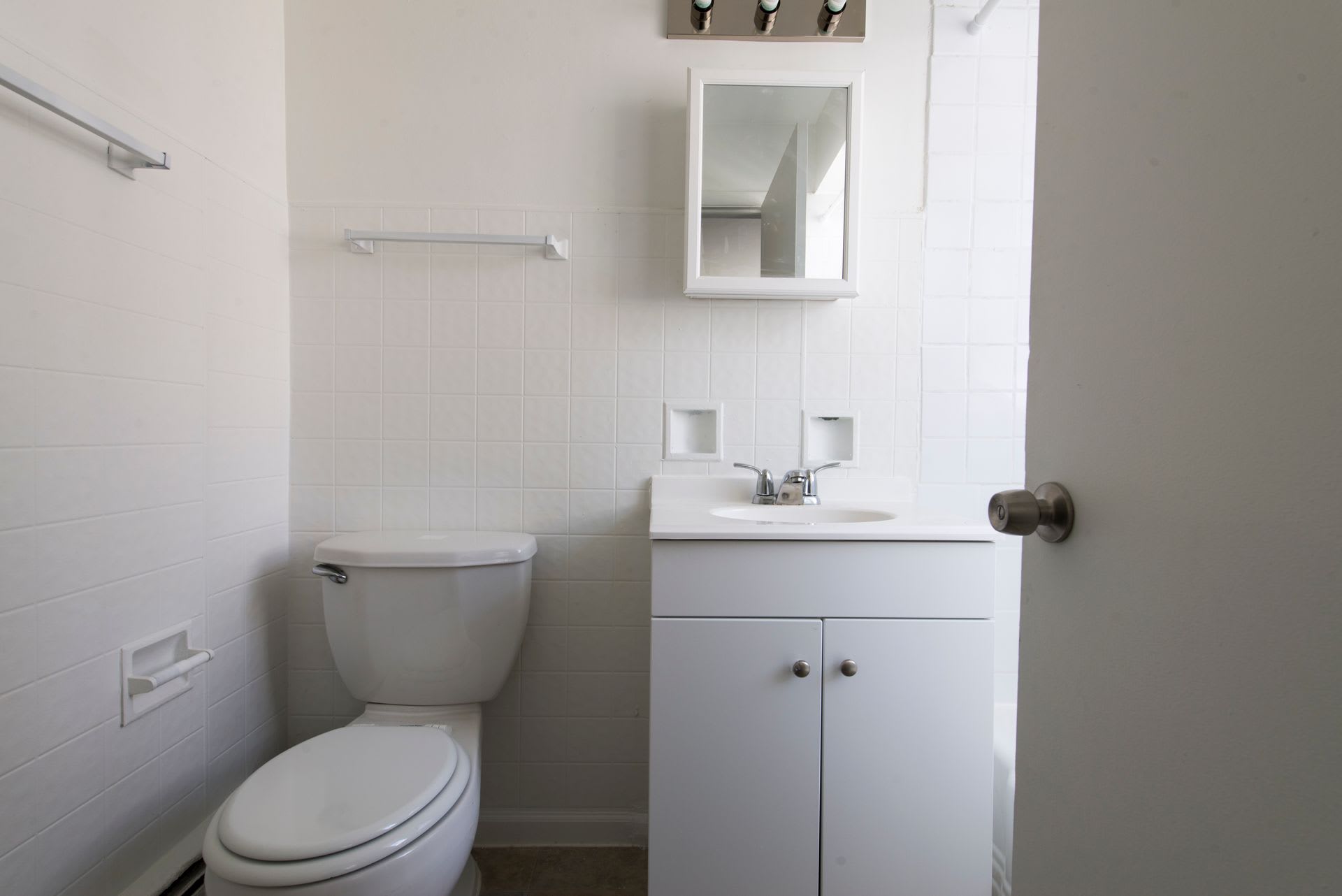 8640 S Ingleside Ave – photo 4
