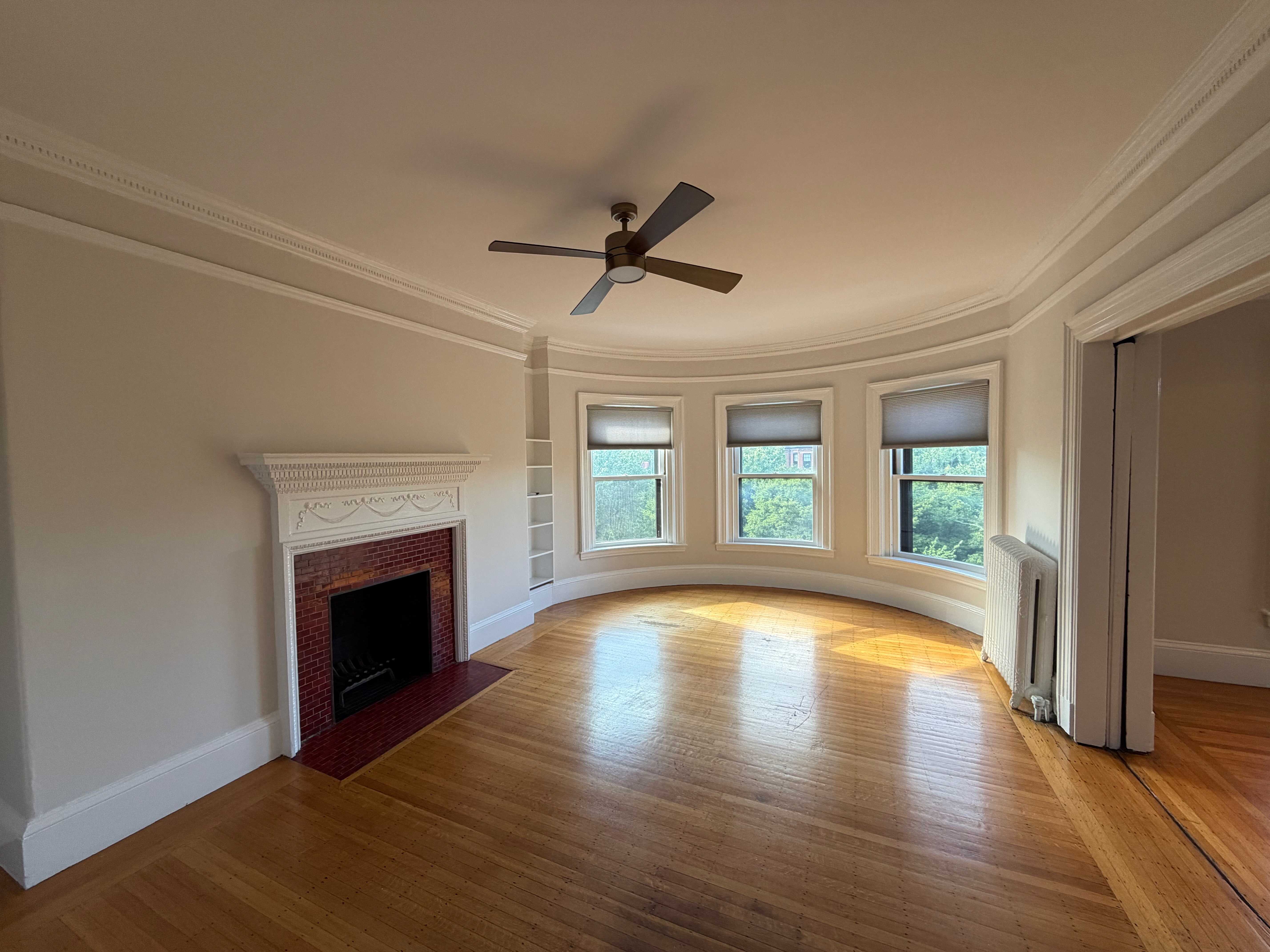 186 Commonwealth Avenue – photo 1