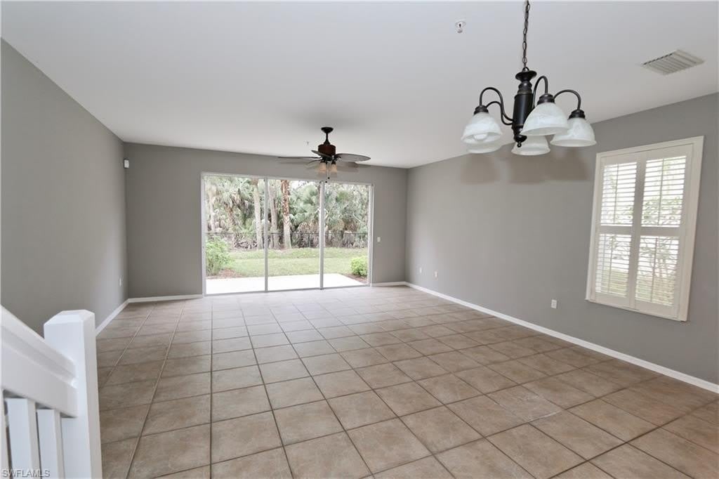 1055 Albany Ct – photo 4
