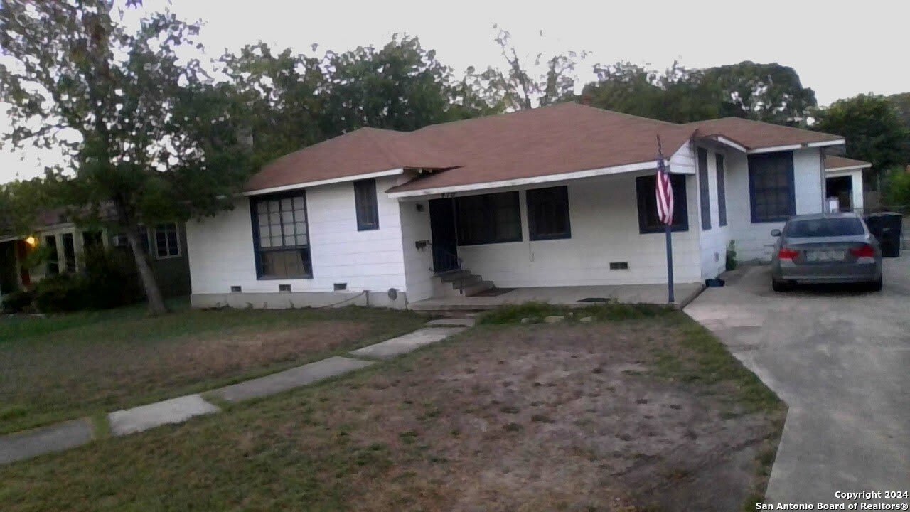 415 NORTH – photo 3