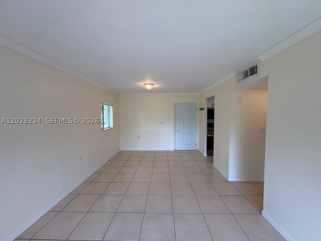 1141 Lake Victoria Dr – photo 4