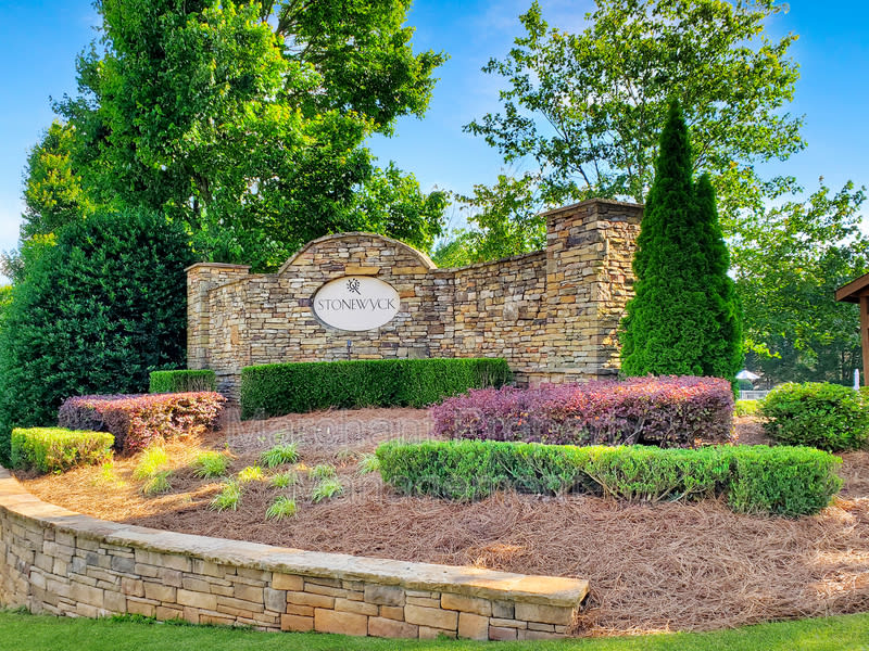 15 Silverthorn Court – photo 3
