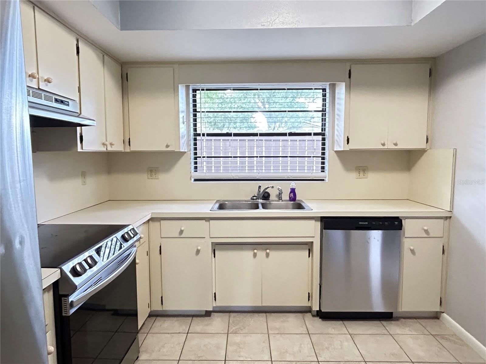 1026 MEDINAH Drive – photo 4