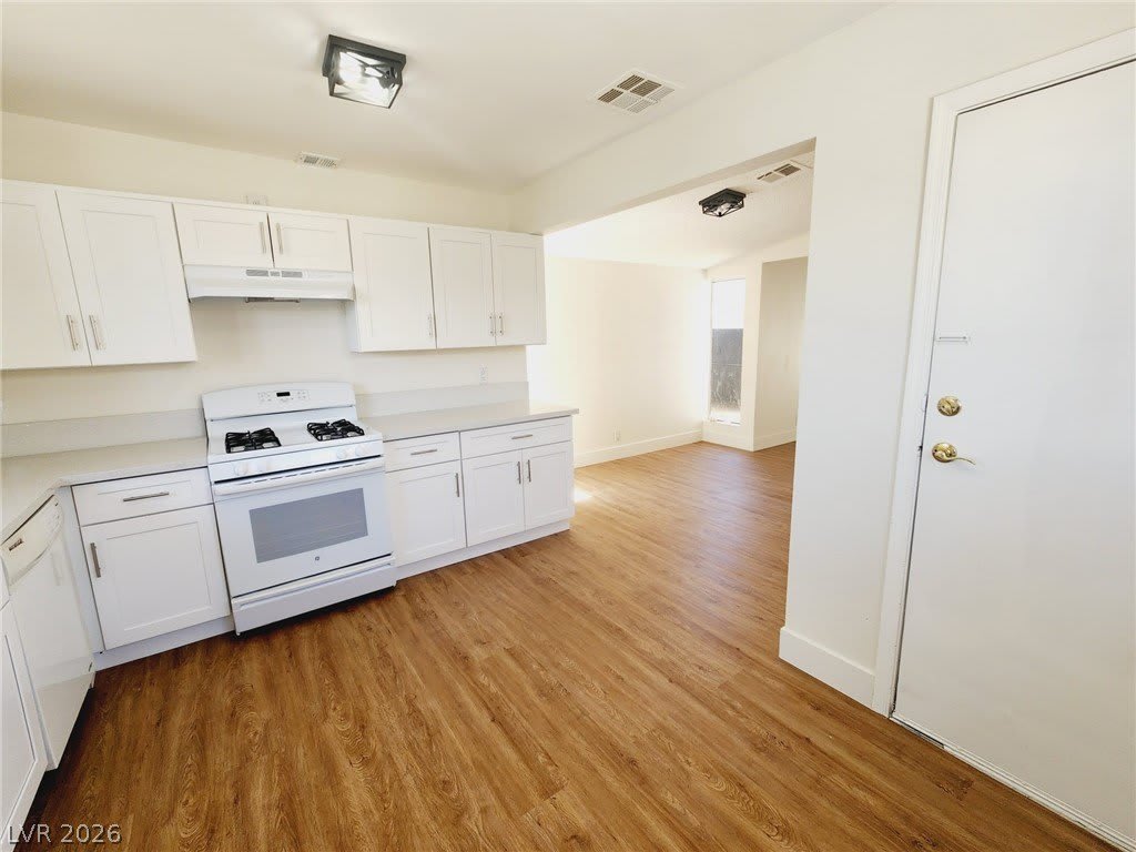6232 ESPINOSA Avenue – photo 1