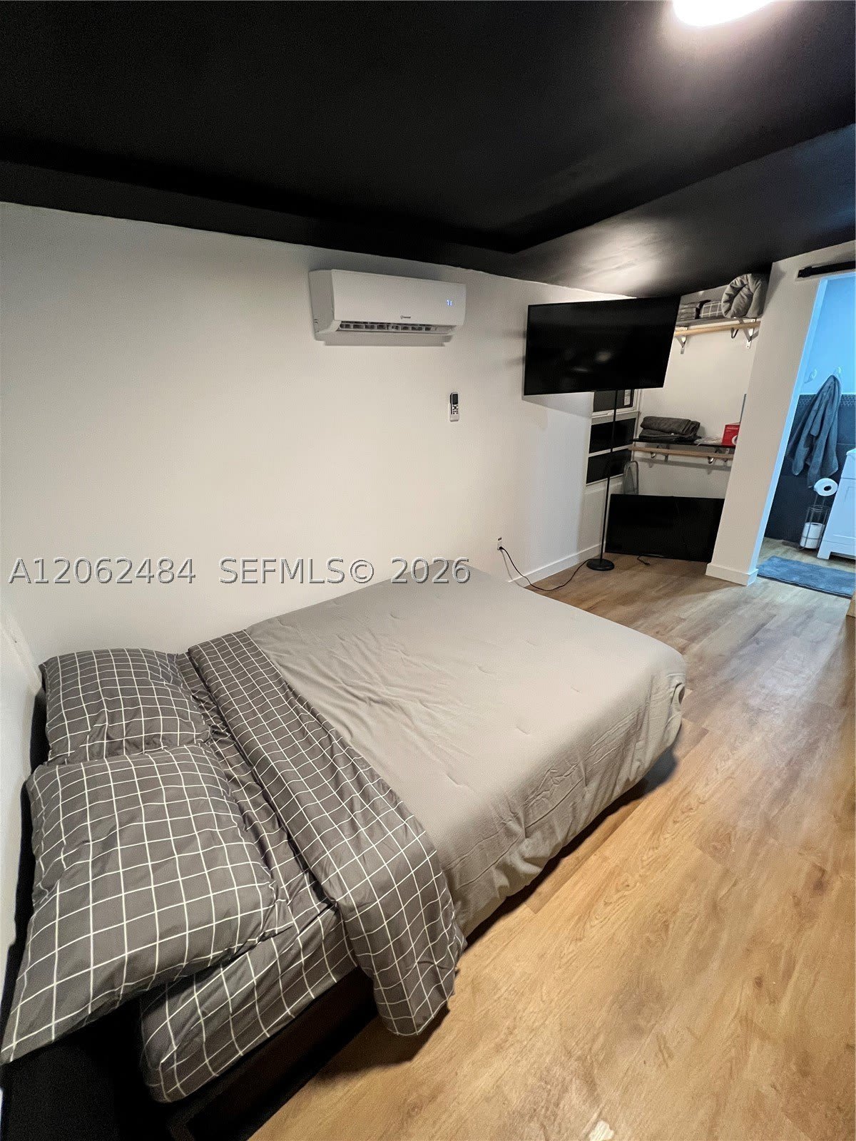 1337 NE 3rd Ave – photo 4