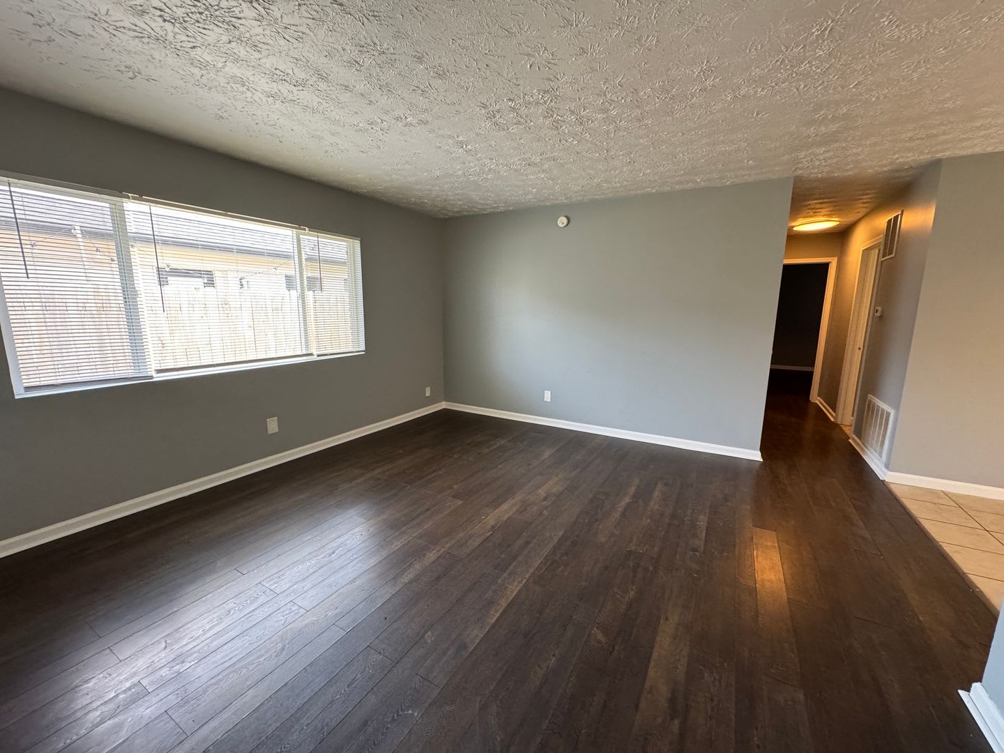 East Fountain Square 3 Bedrooms 1.5 Baths – photo 2