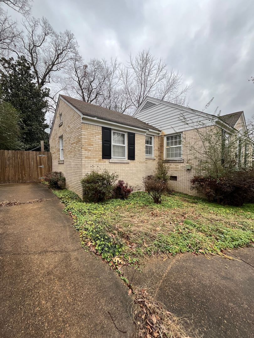 Newly Renovated Unit in Heart of Memphis – photo 2