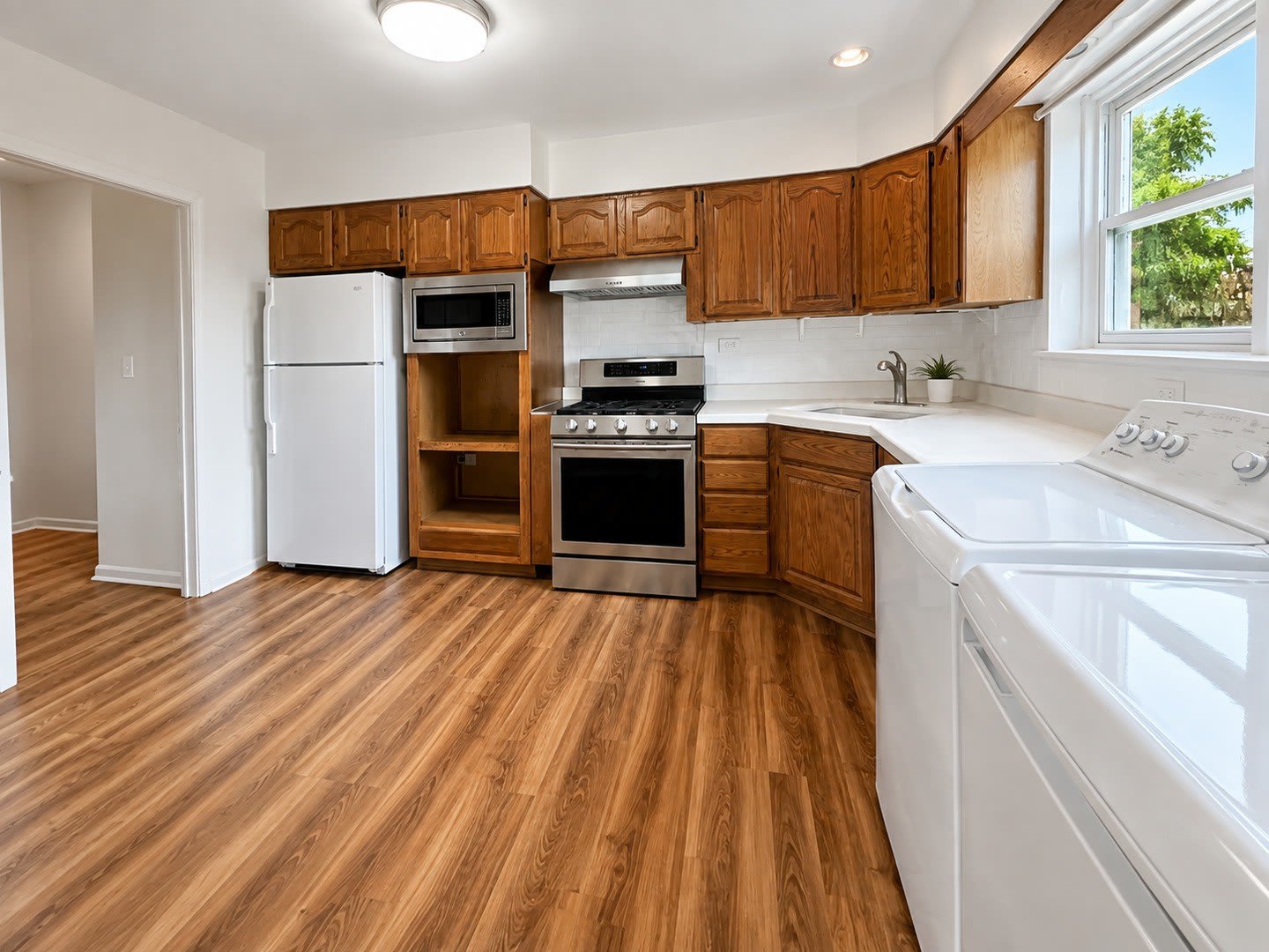 3923 HOWARD Street – photo 4