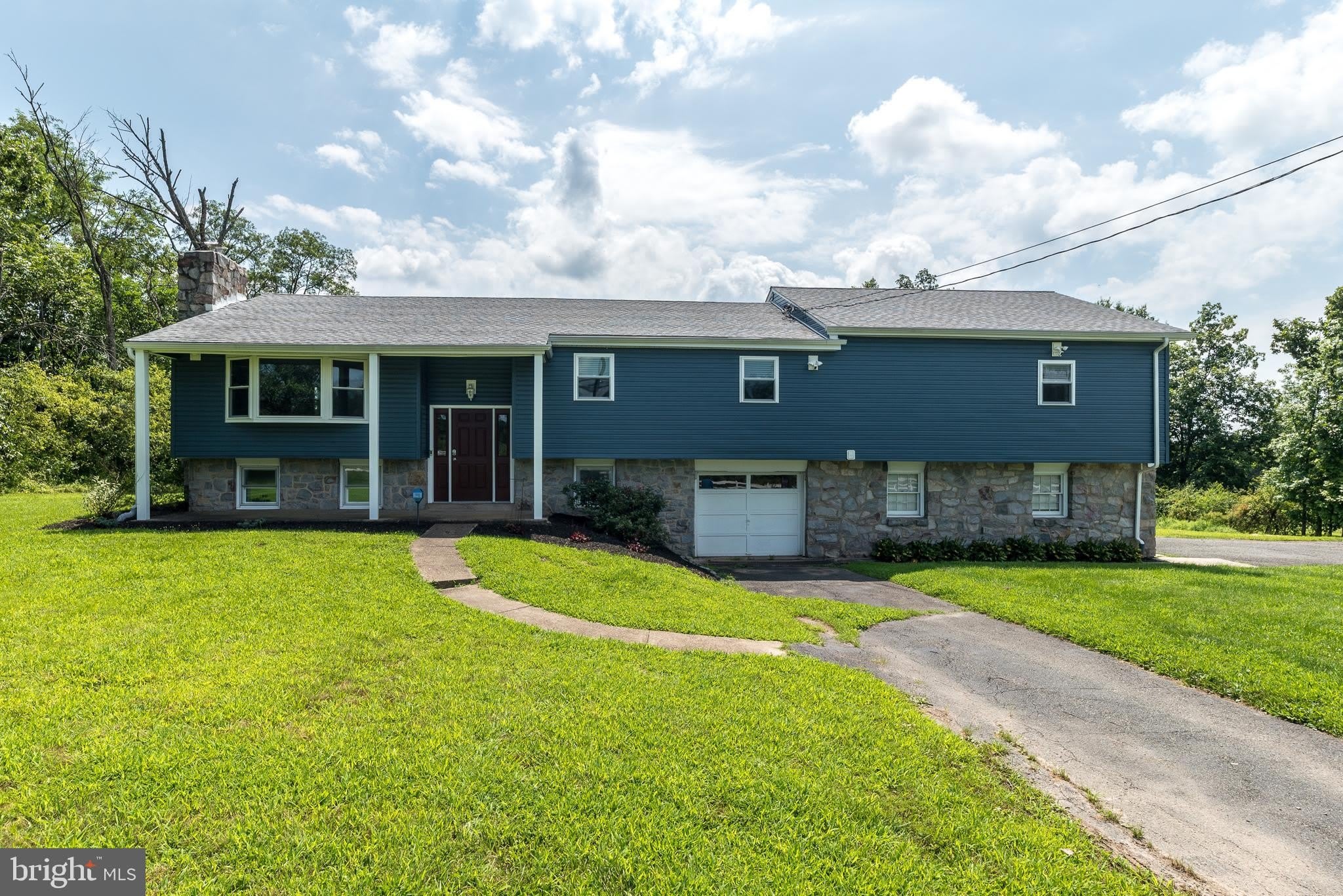 402 N LAYFIELD Road – photo 1