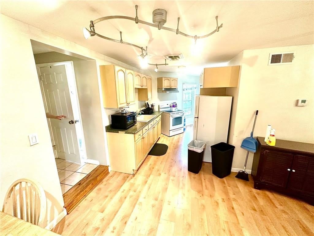 42 Broadway Way – photo 3