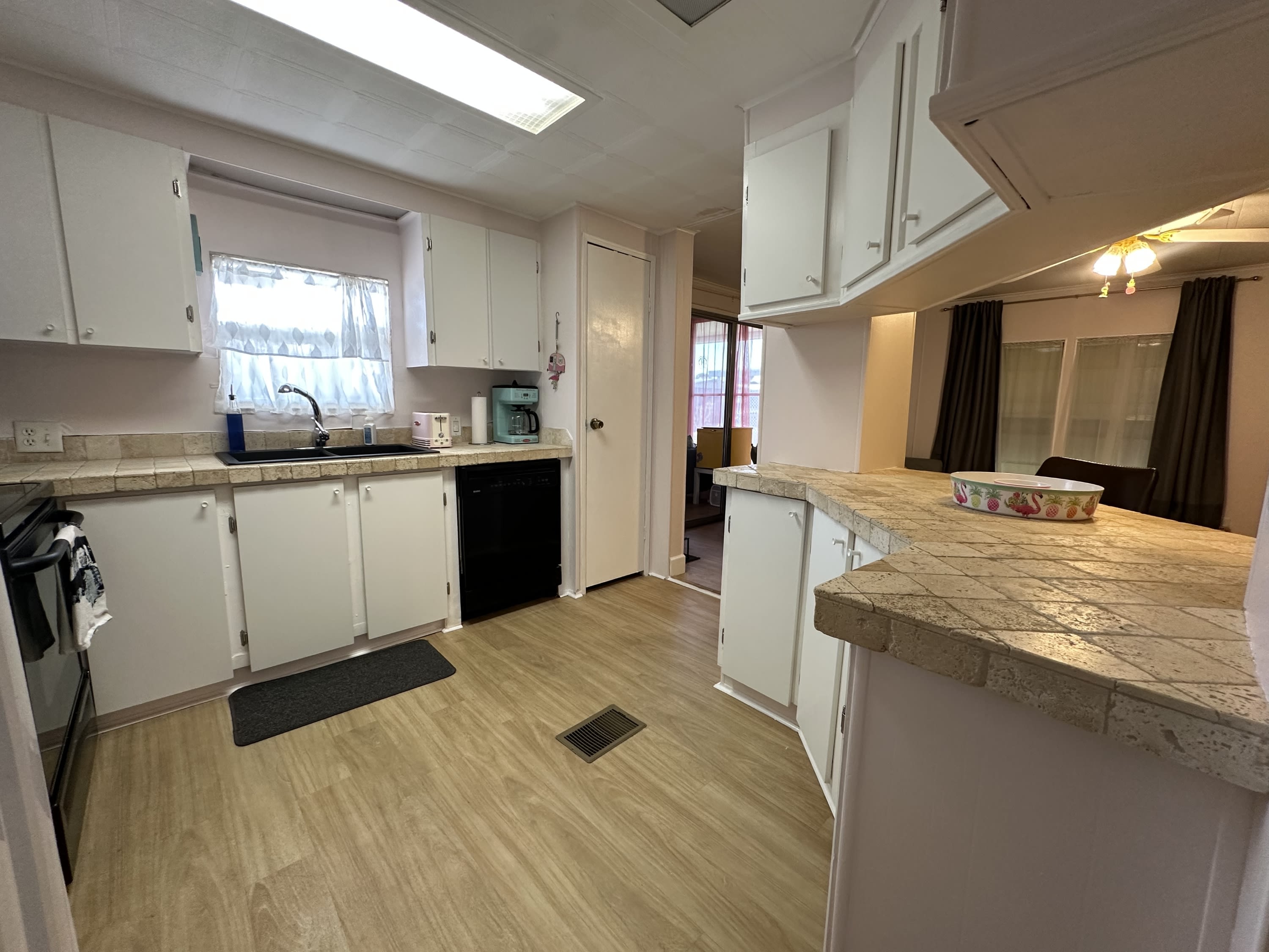 283 Apricot Street – photo 4