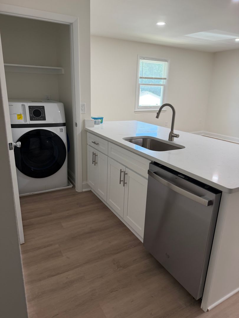 West Carroll Apartments – photo 4