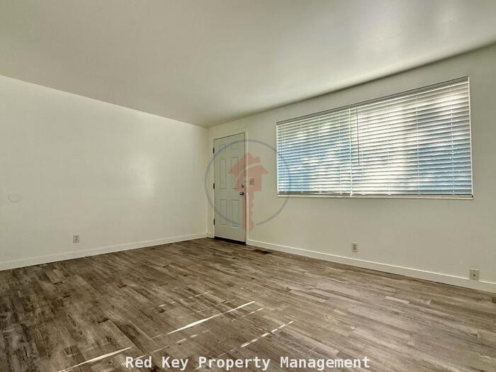 171 South Coleman Street – photo 3