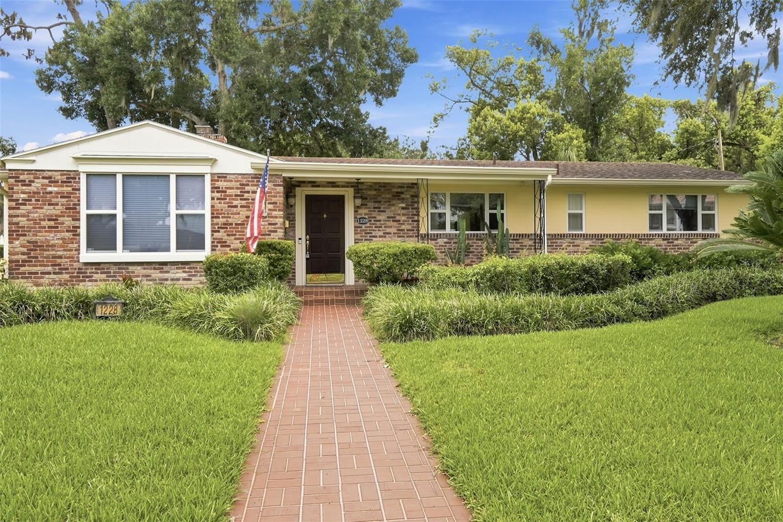 1228 SPRING LAKE Drive – photo 1
