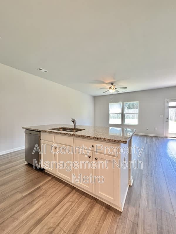 305 Rolling Green Road – photo 4