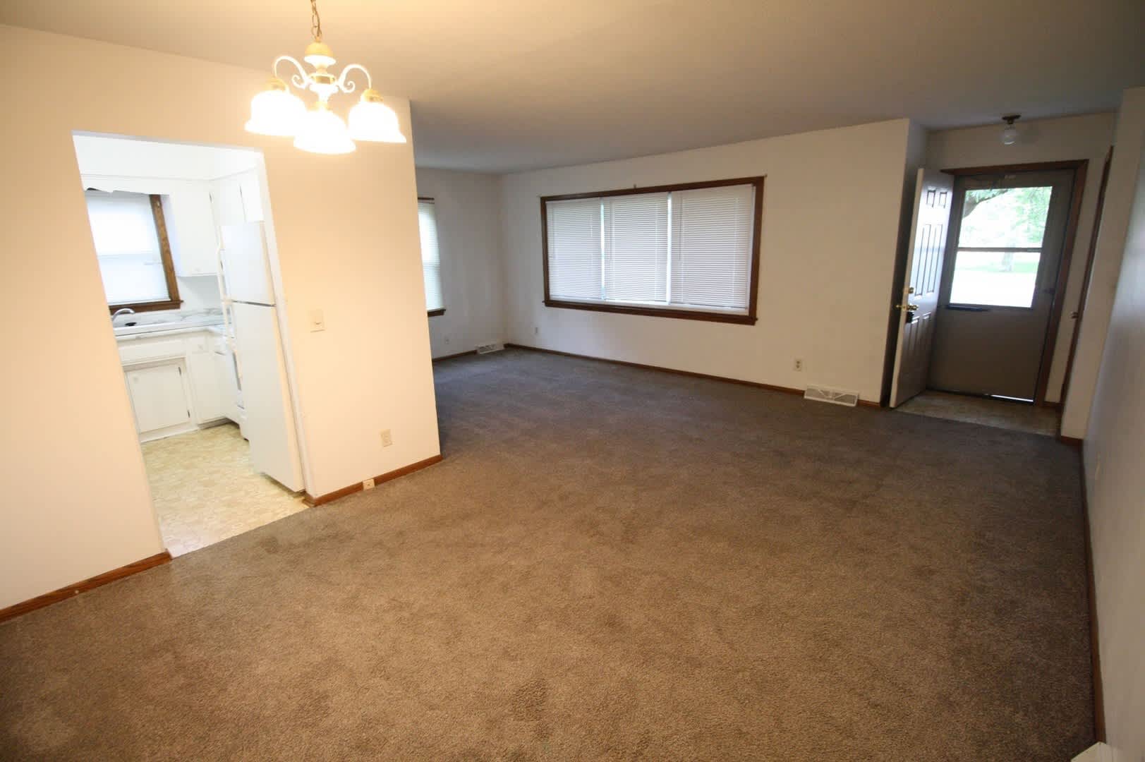 Beautiful 2 Bedroom 1 Bathroom Townhome Close To Mall Of America Available 5 01 1 600 Month – photo 4