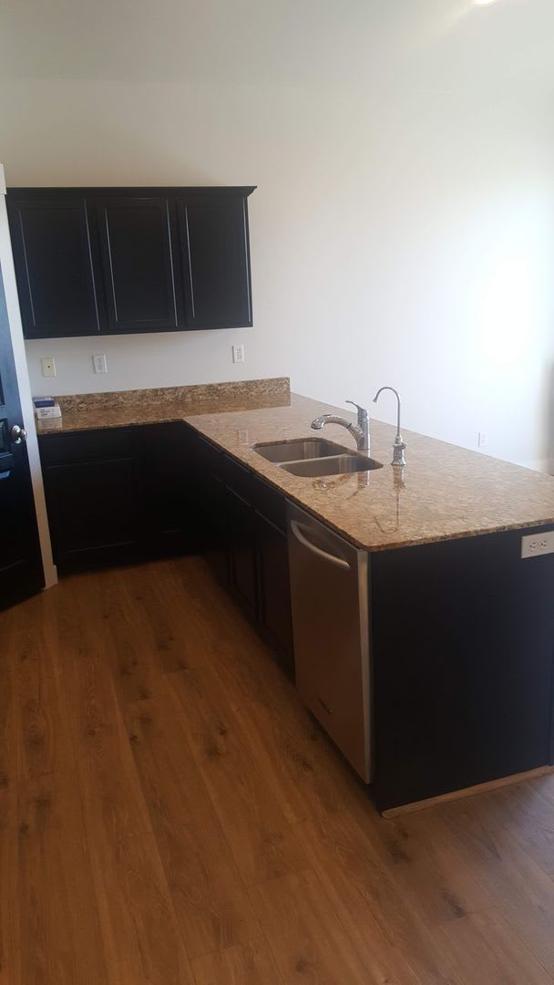 Spacious 3-Bedroom Corner Lot Townhome in West Point – photo 5