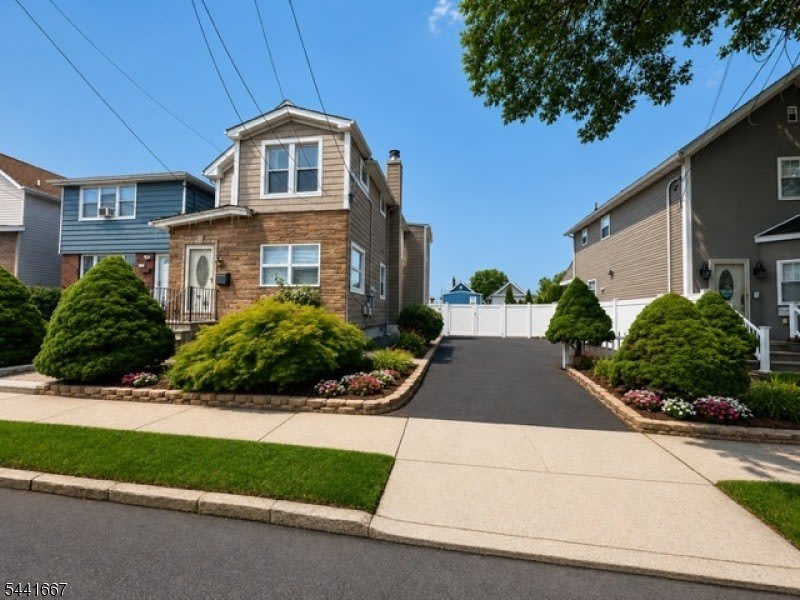 408 Forest St – photo 1