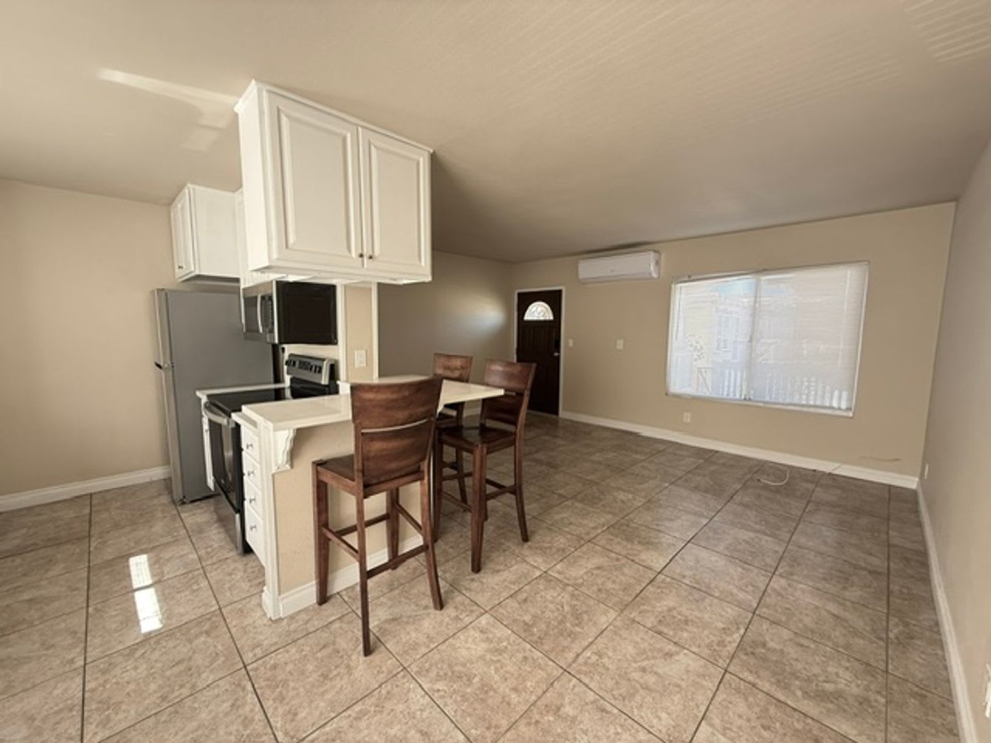 Charming 1 Bedroom Condo in Gated Chula Vista Community with Pool and Parking! – photo 3