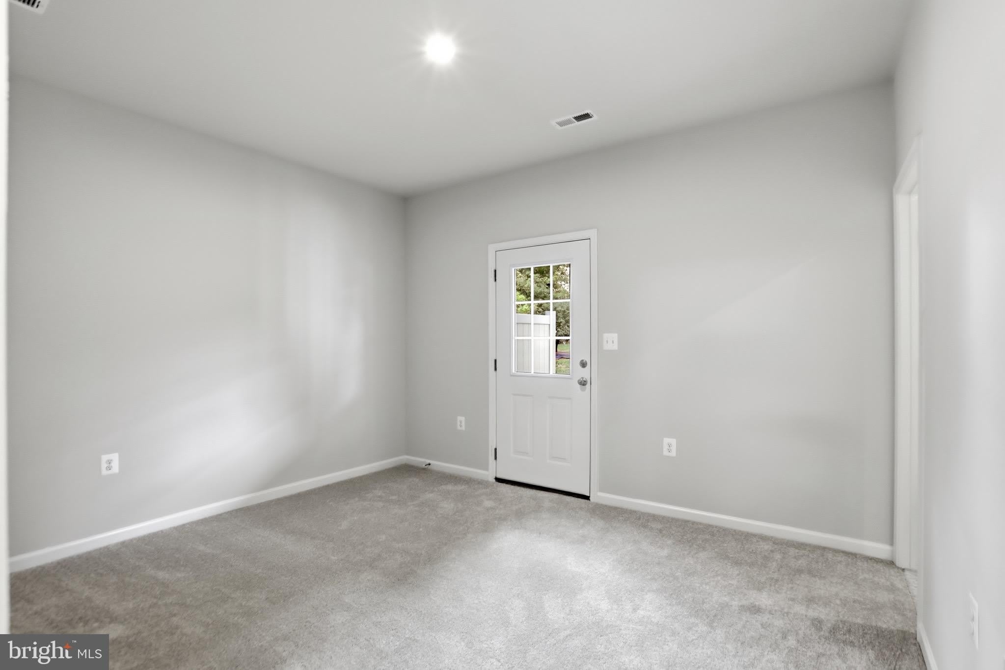 241 MONTEITH Drive – photo 5