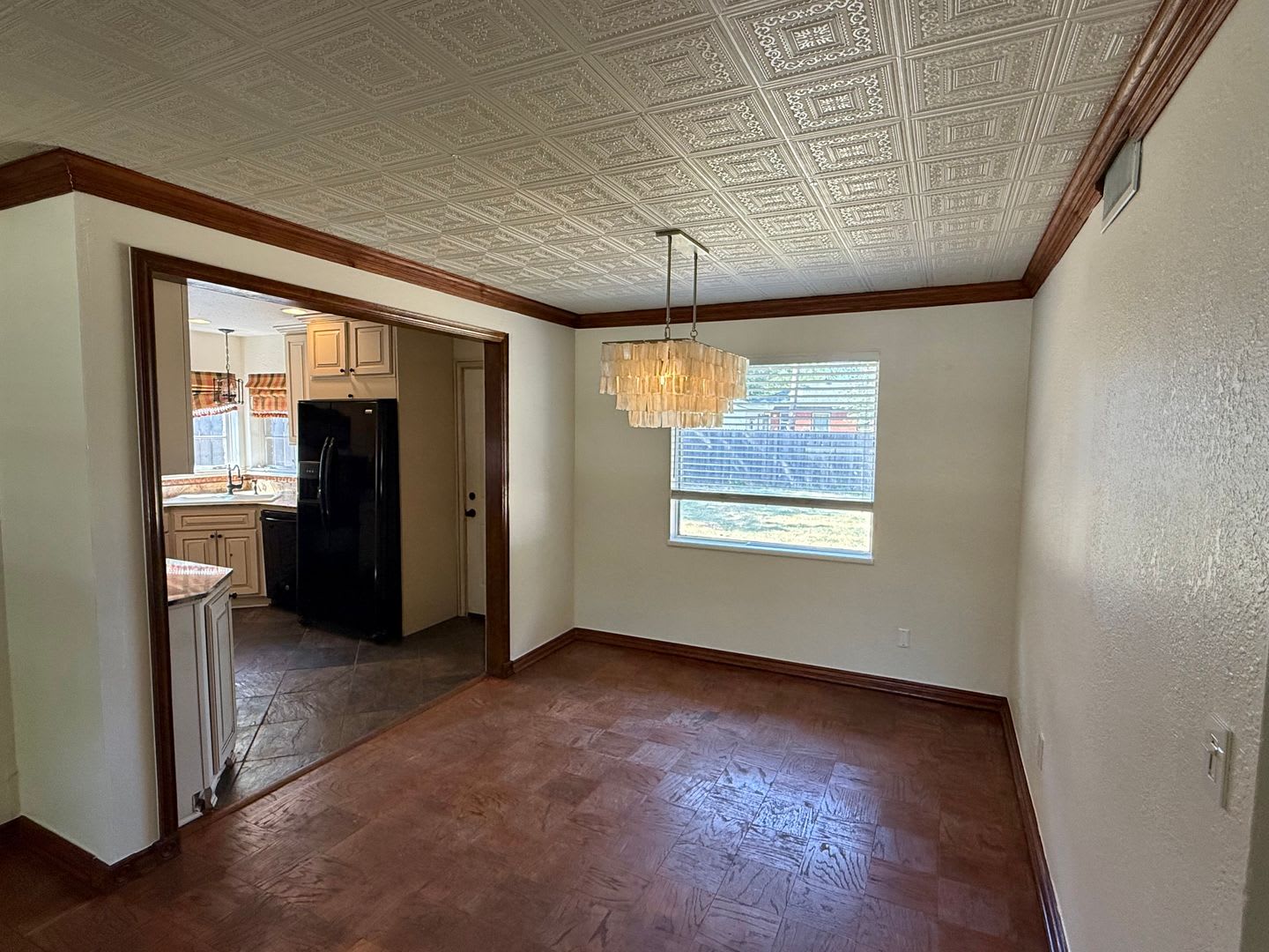 Gorgeous 3 Bed 1 Bath in The Village – photo 3