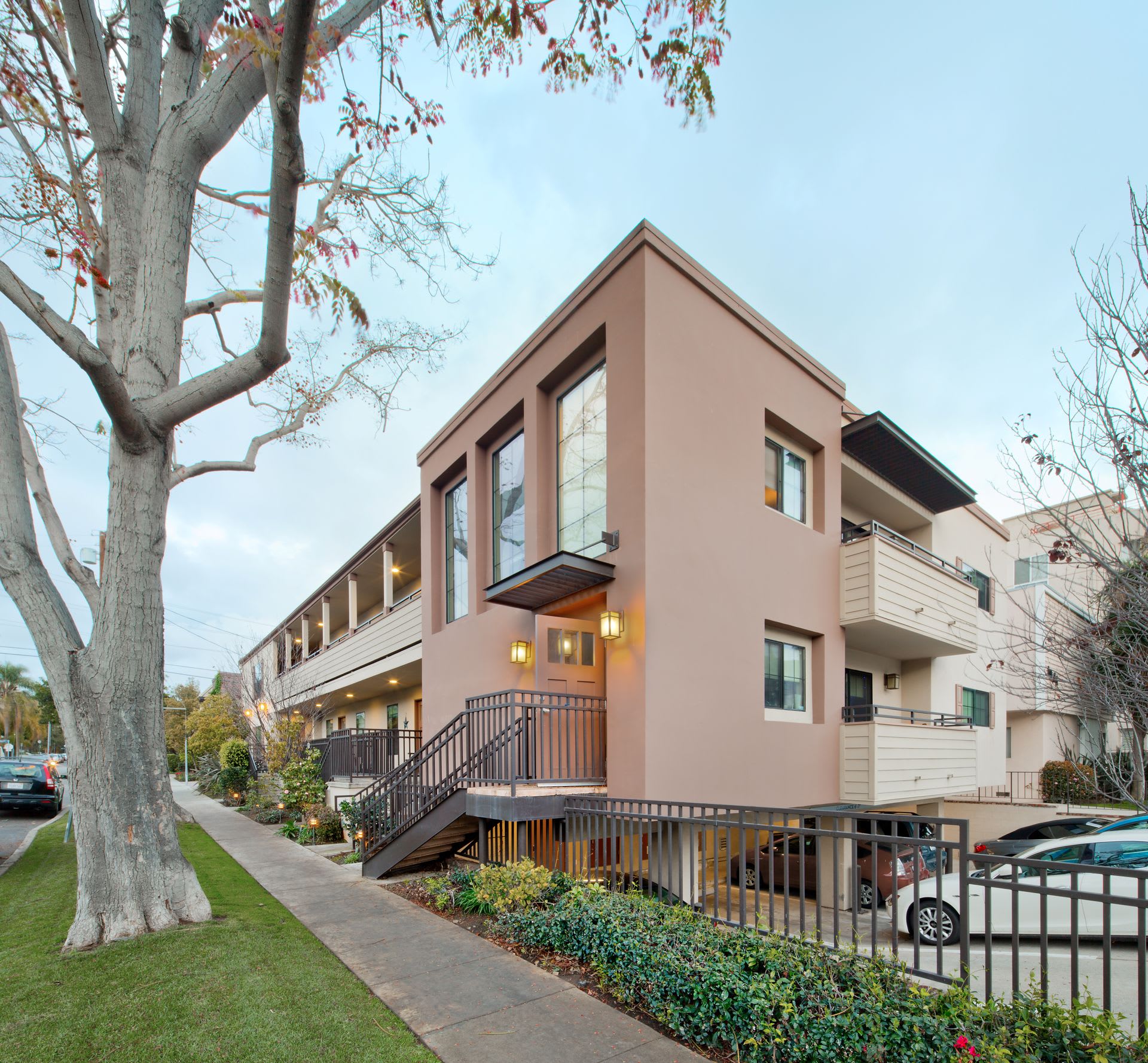 Luxe West – photo 1