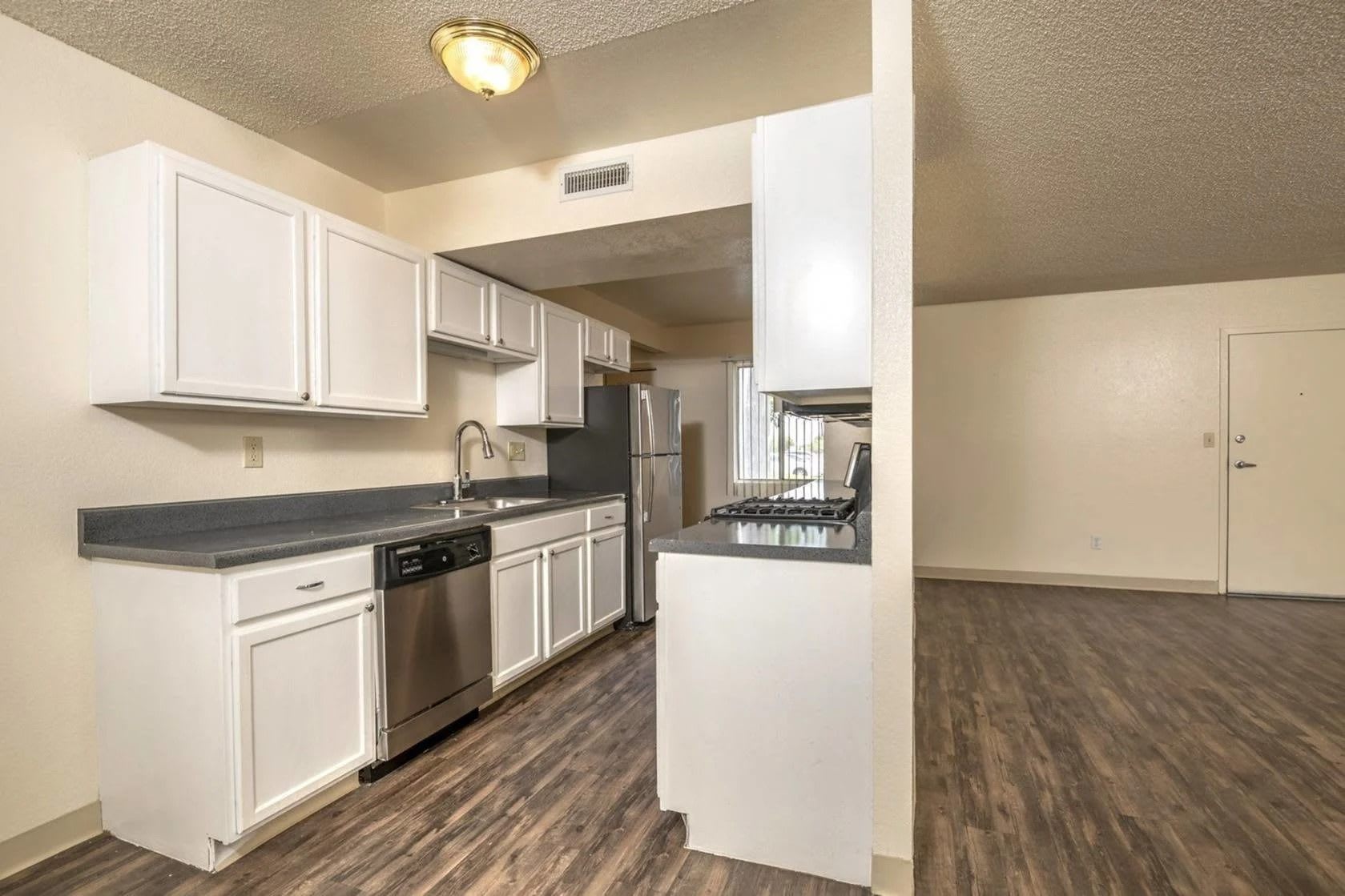 Sierra Antigua Apartments – photo 3