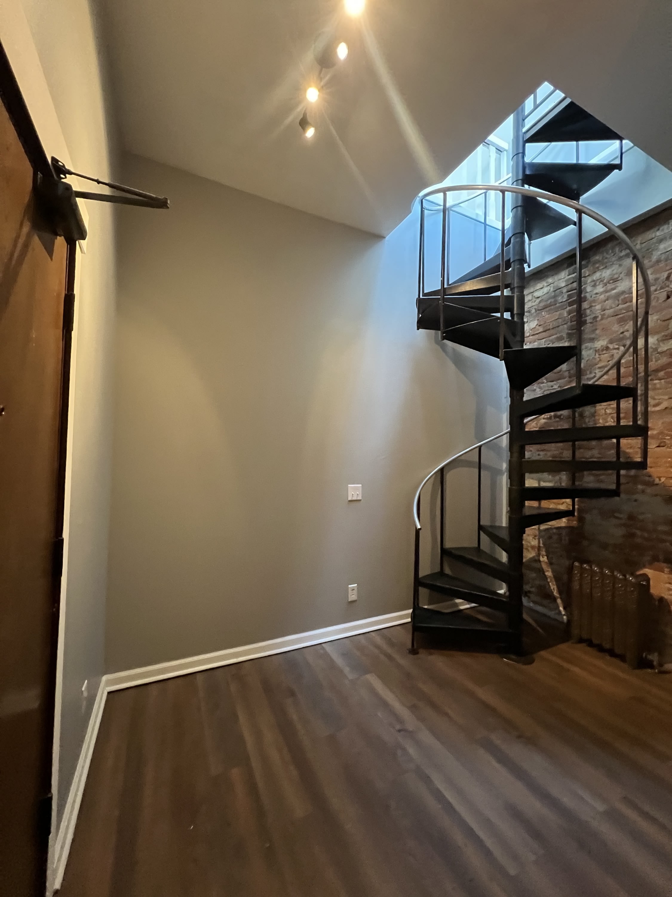 213 1st Avenue South – photo 3