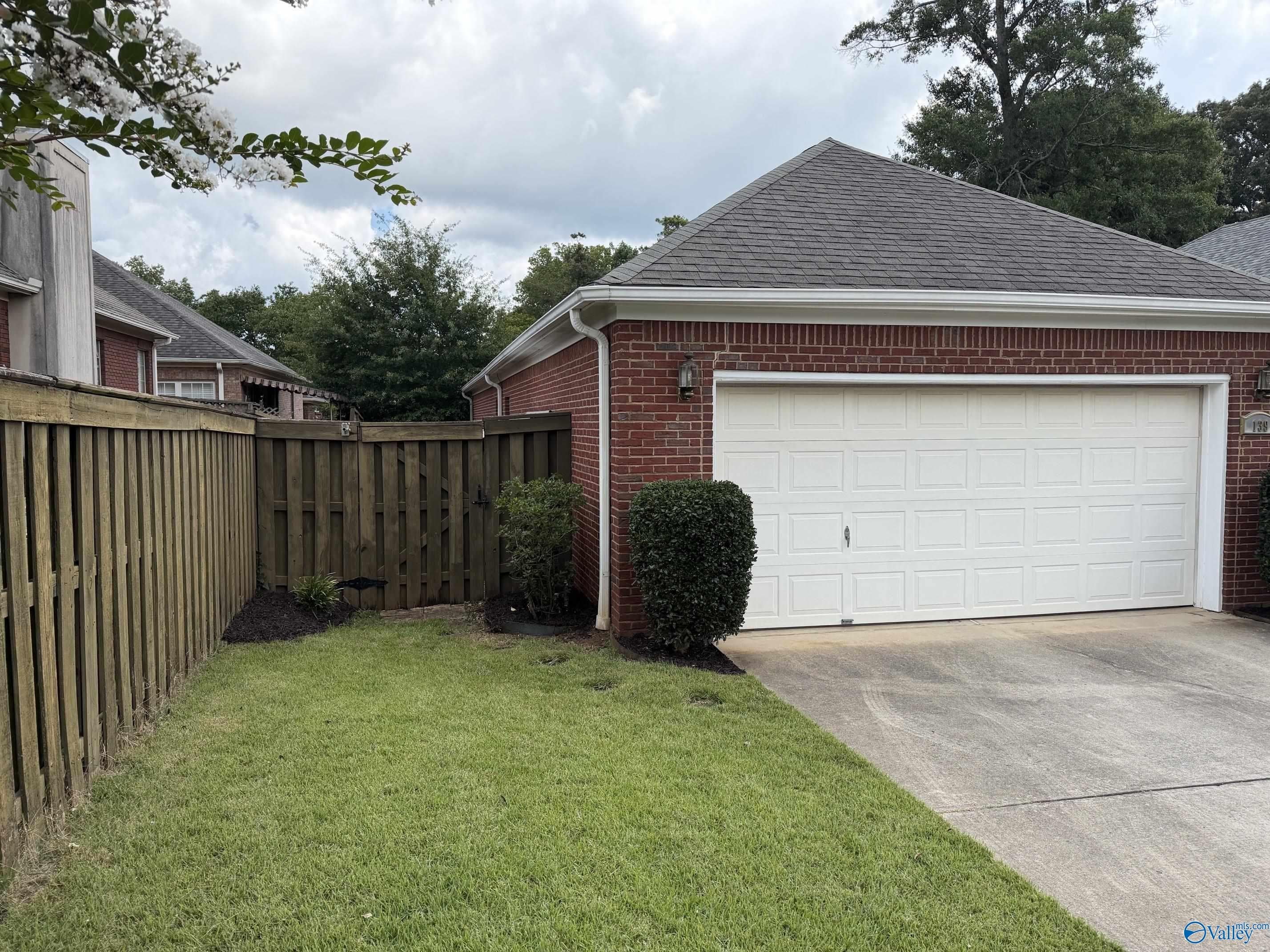 139 Canterbury Drive – photo 3