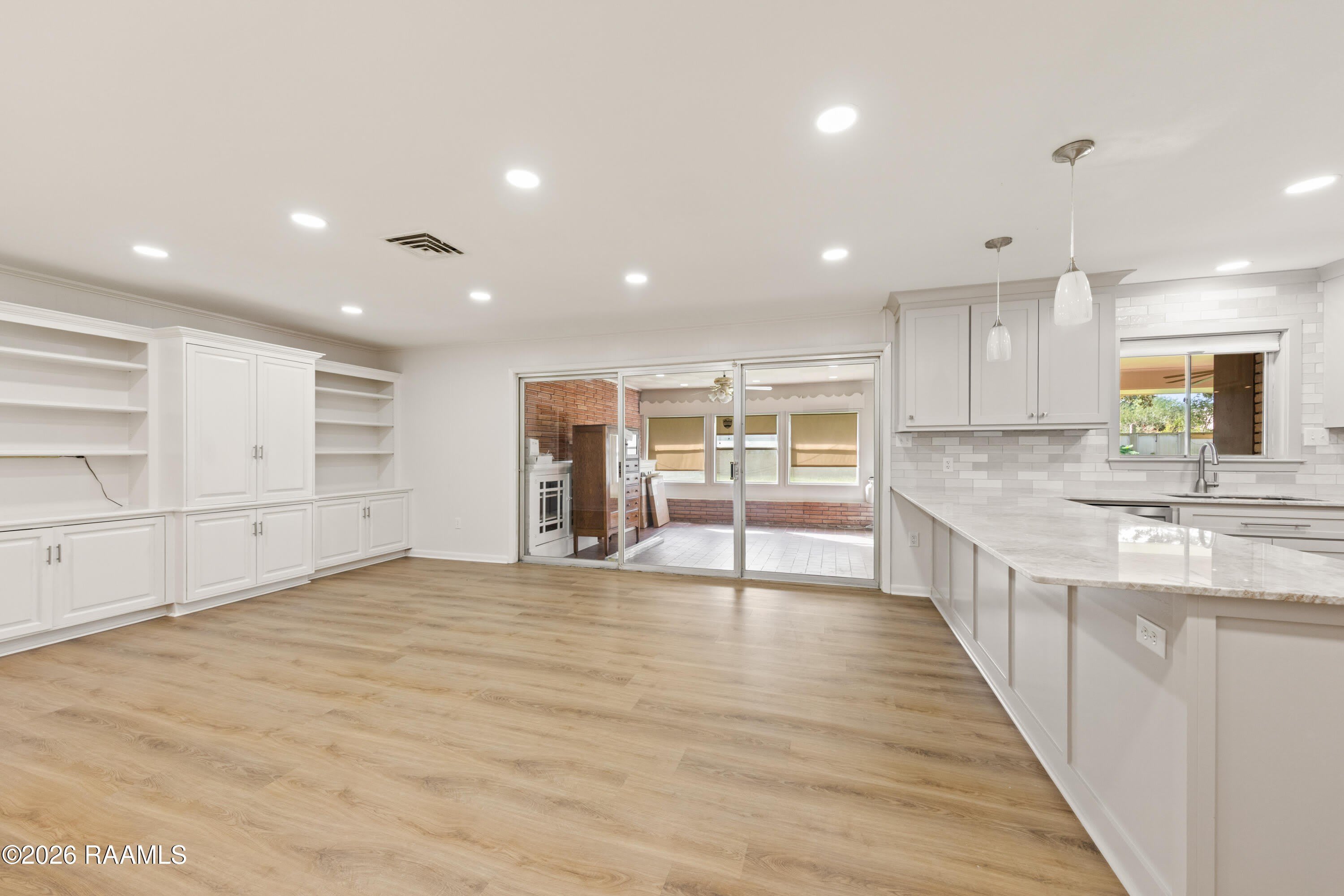 223 Stephanie Avenue – photo 4