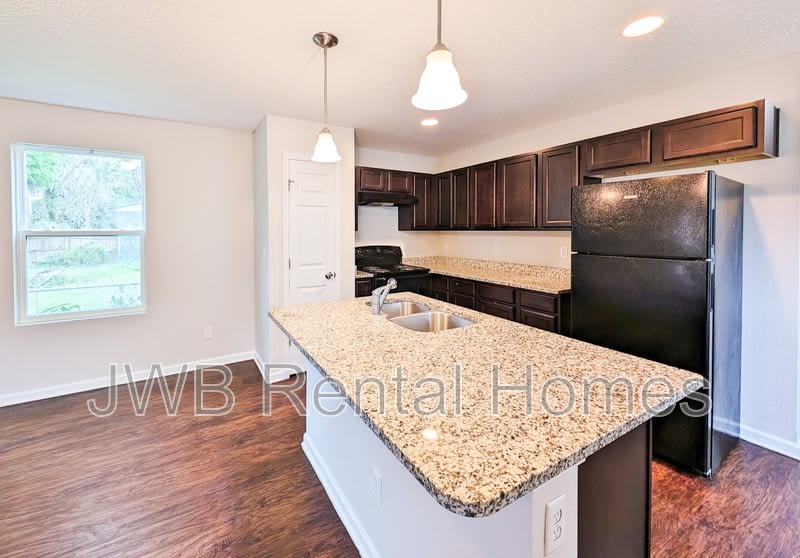 7700 Dandy Ave – photo 2