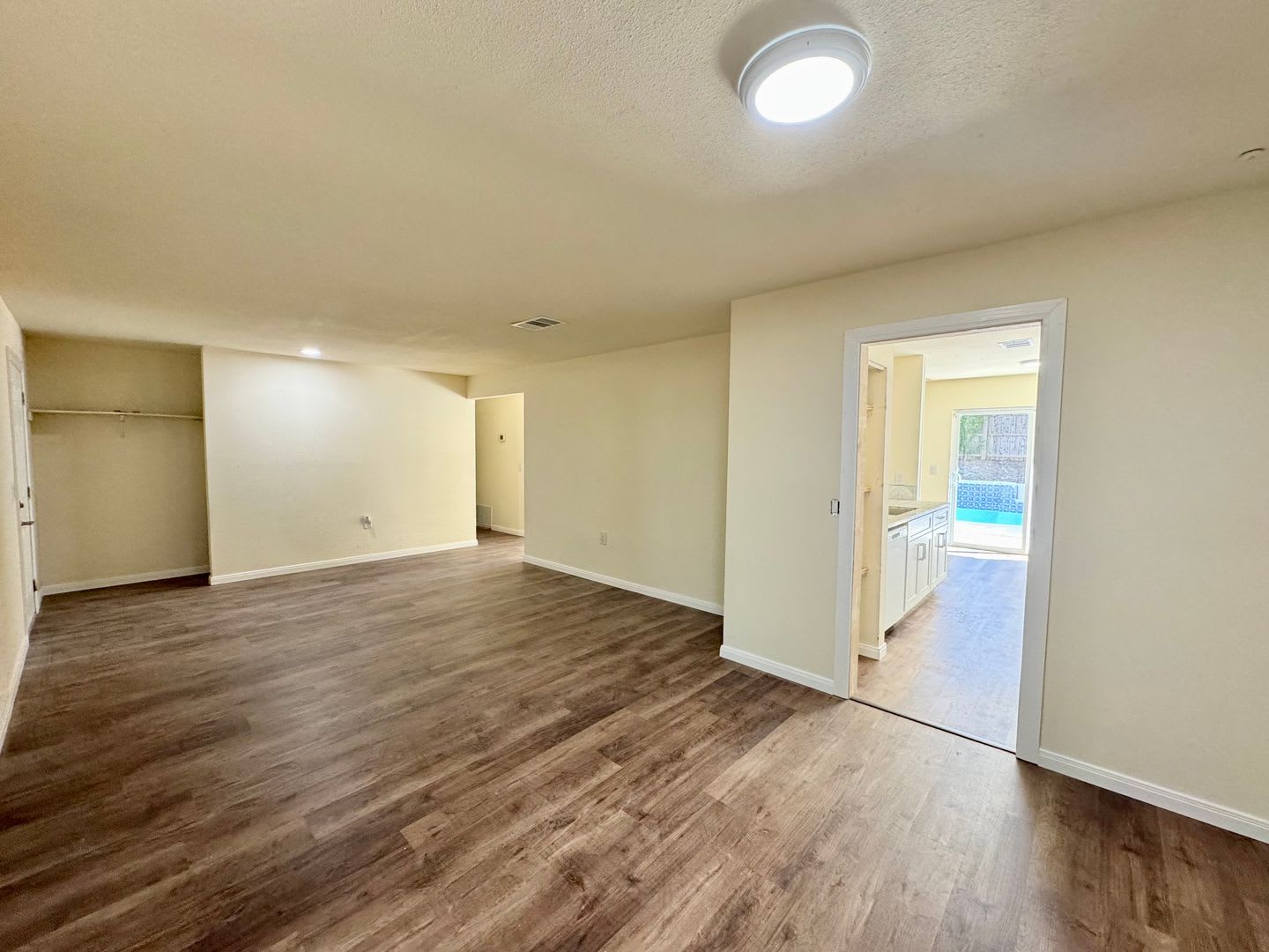Move In Special Beautiful 3 Bedroom 2 Bath Remodeled Home – photo 3