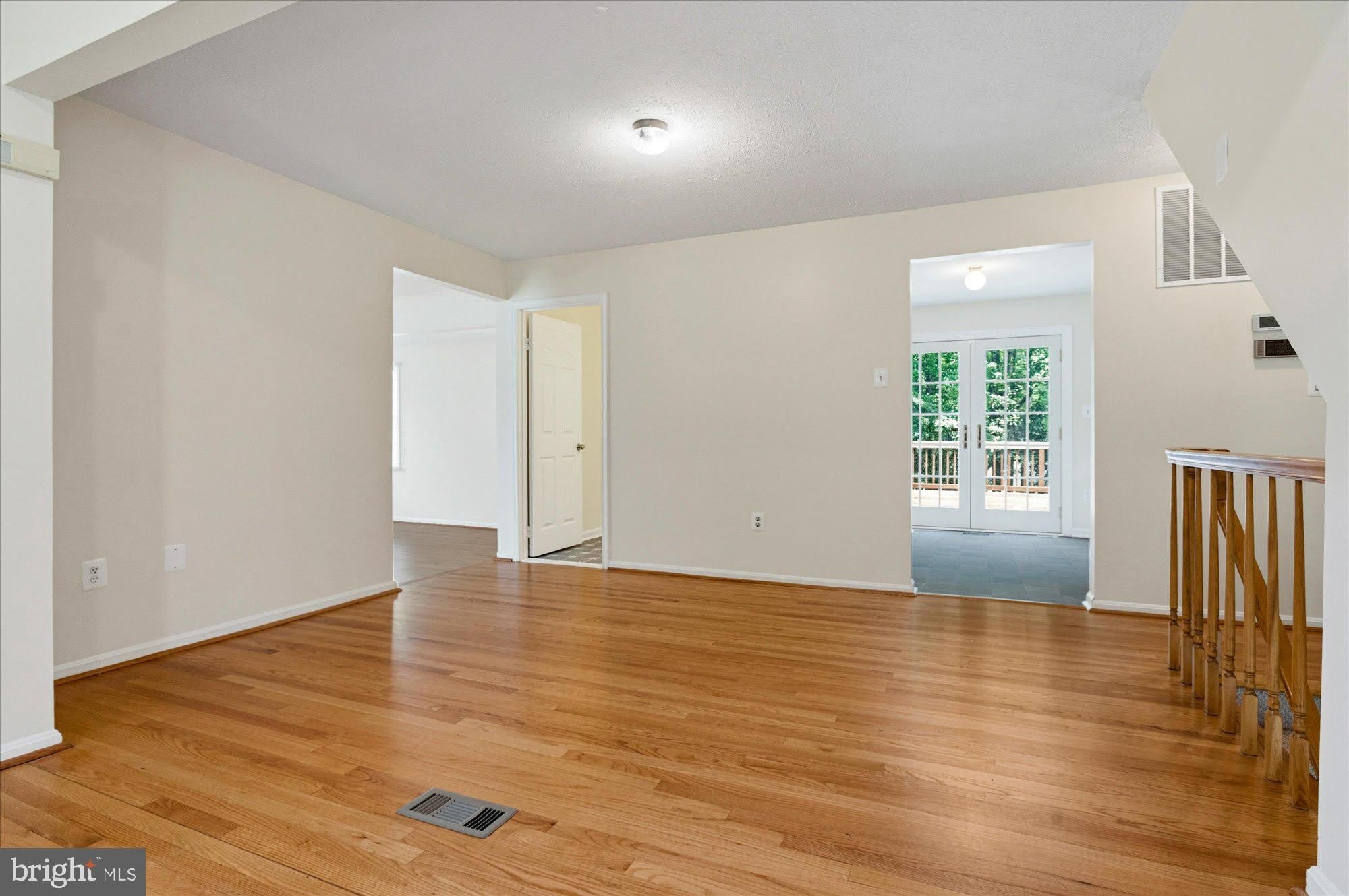9708 LOCUST HILL Drive – photo 2