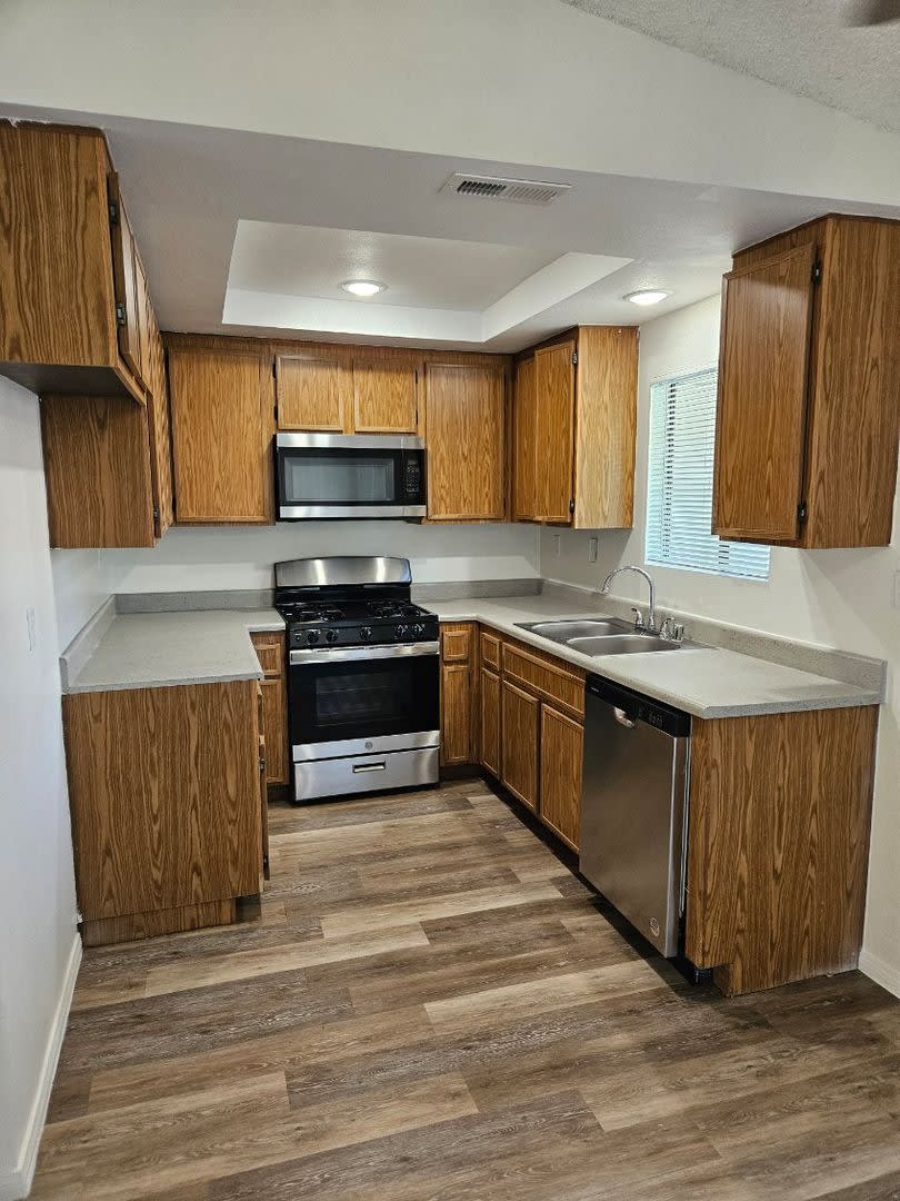 Valley View Village – photo 3