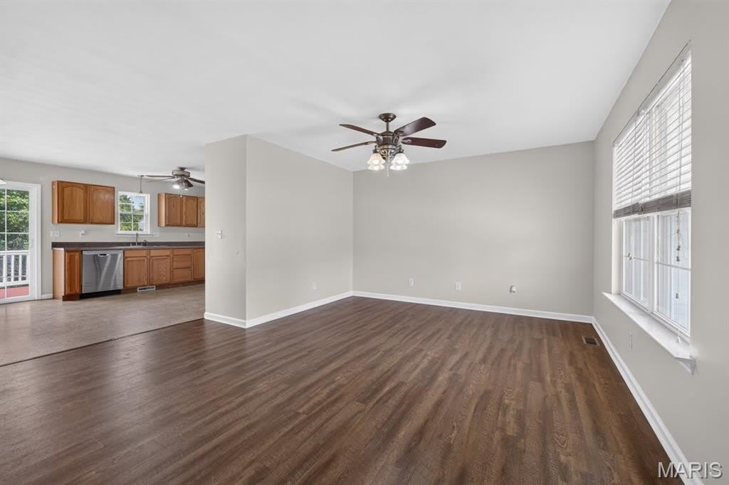 819 Tiffany Court – photo 5