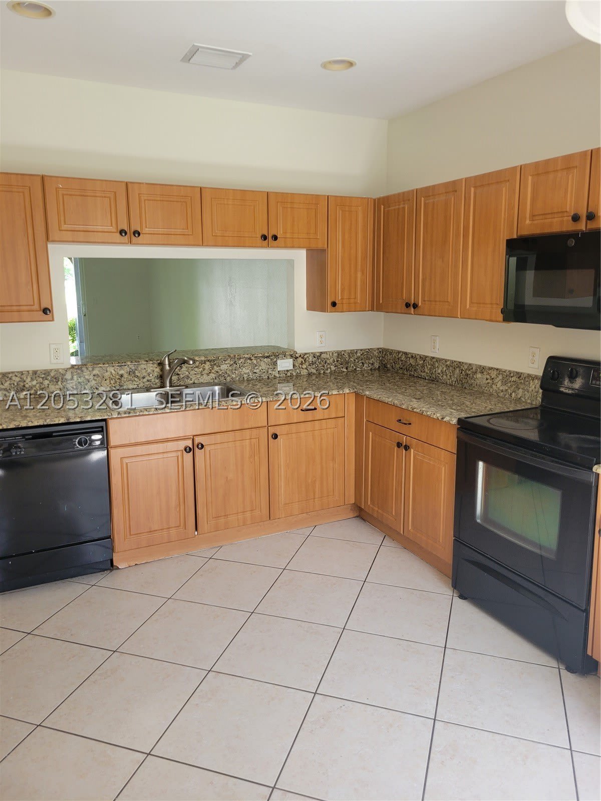 2578 SW 82 AV – photo 3