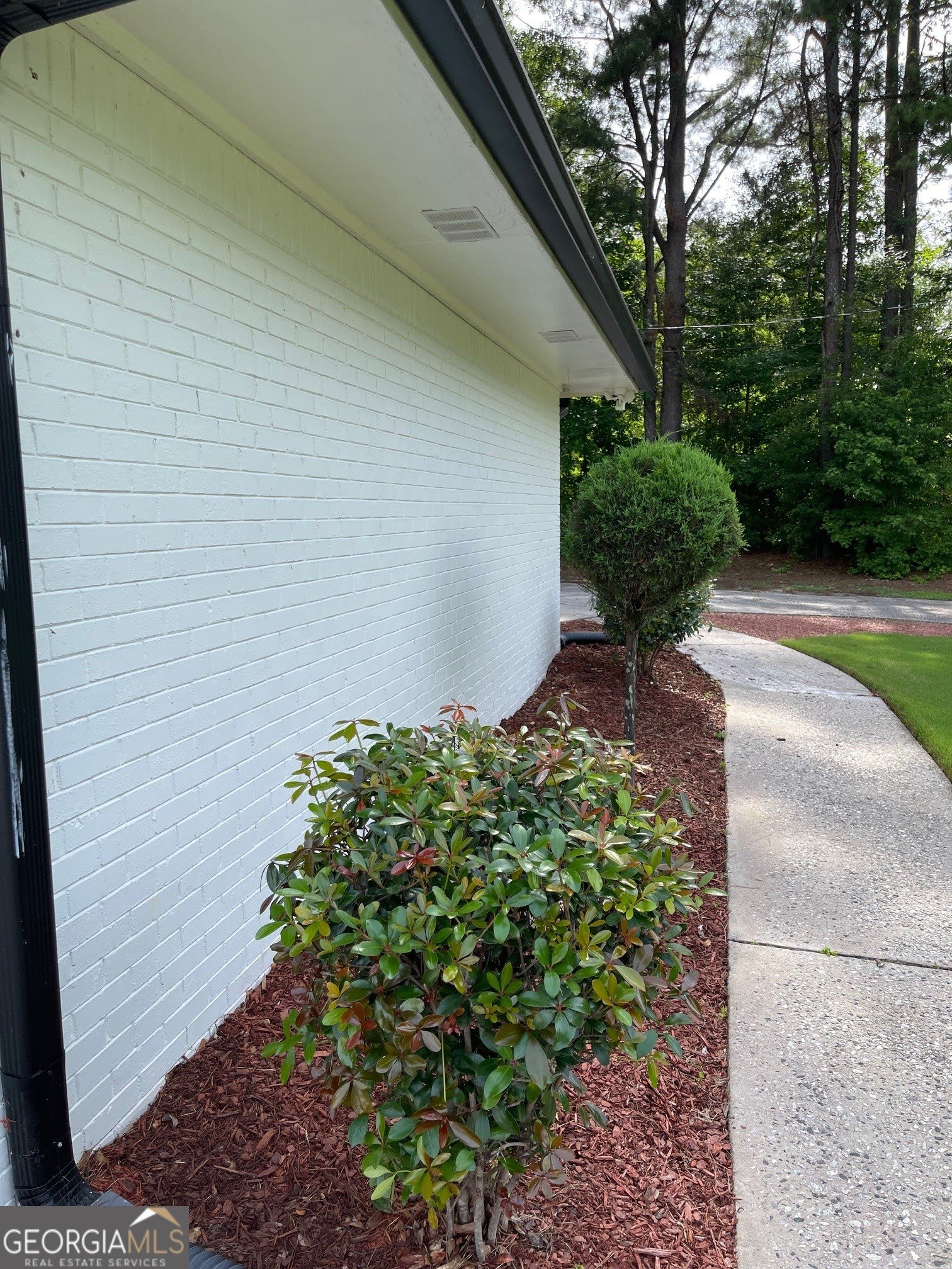 558 Kenwood Road – photo 3