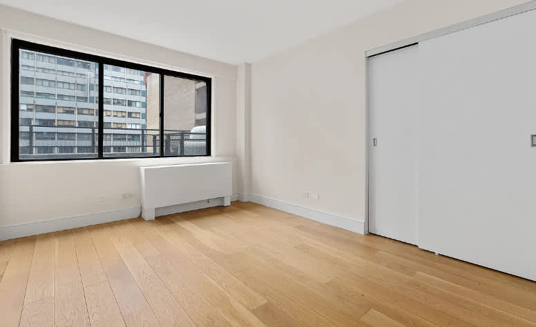 234 E 40th St – photo 4