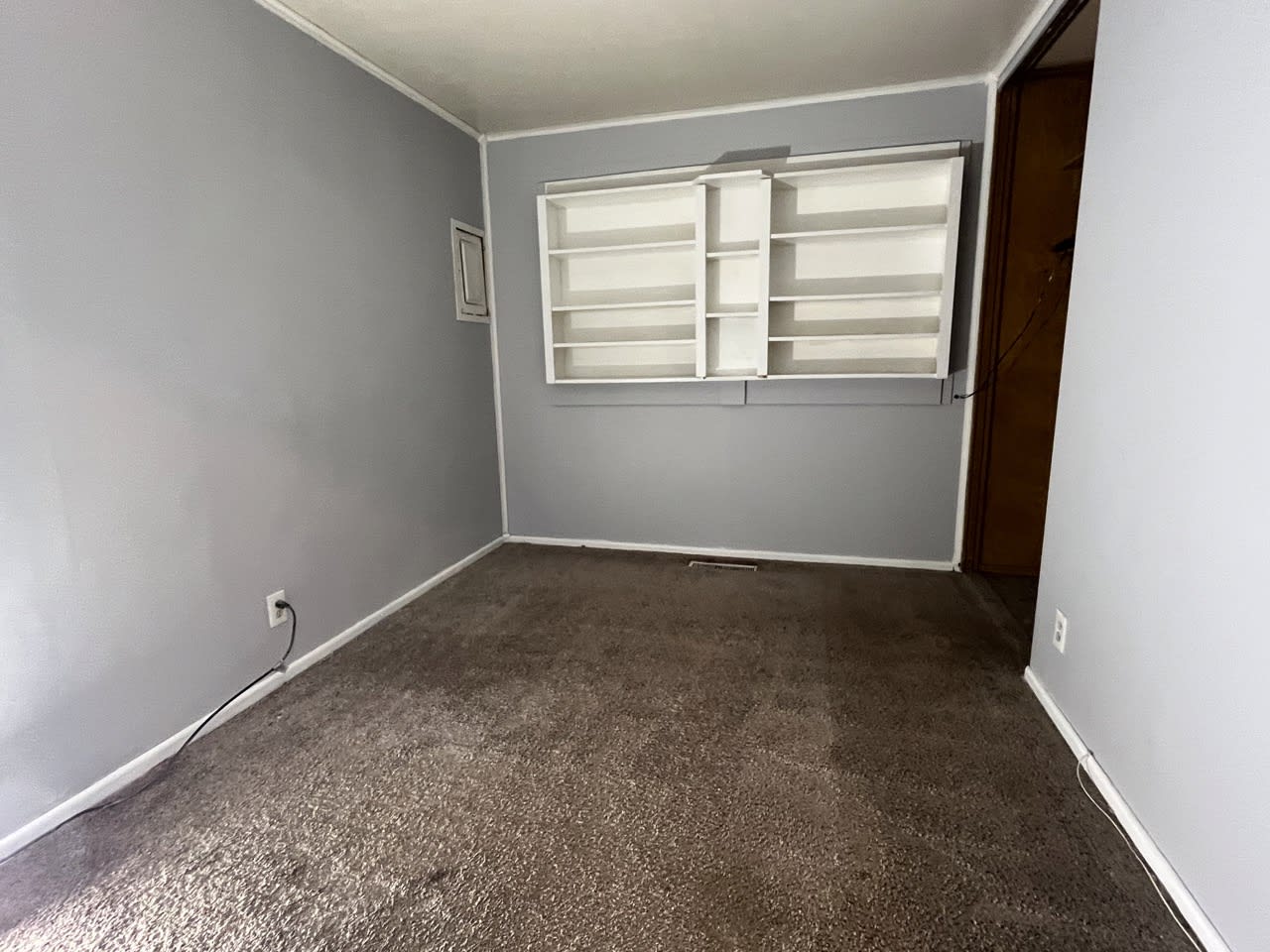 2123 Covert Avenue – photo 2
