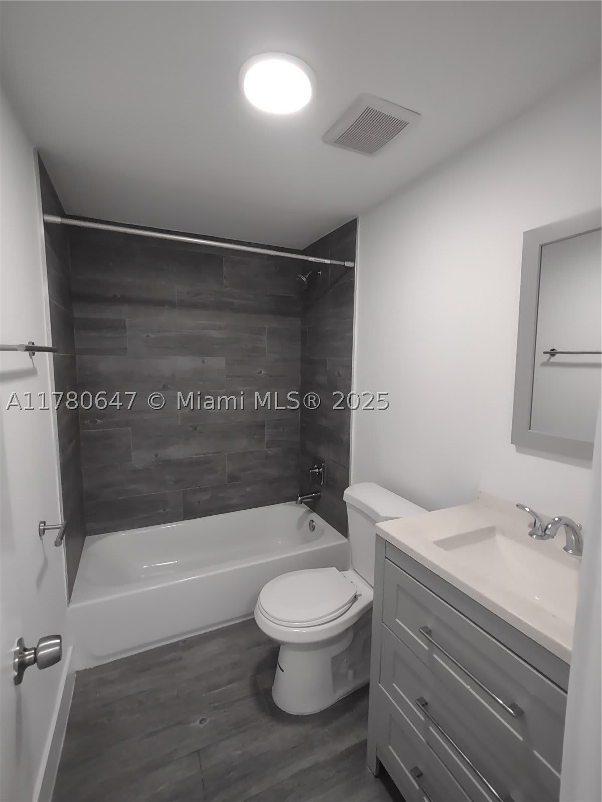1895 Venice Park Dr – photo 5