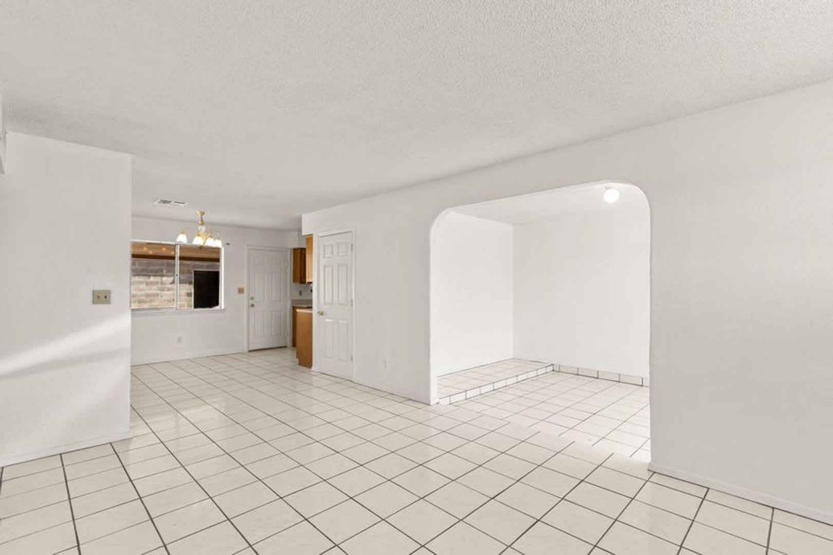 Lovely 3 bedroom, 2 Bath home in East of El Paso! – photo 5