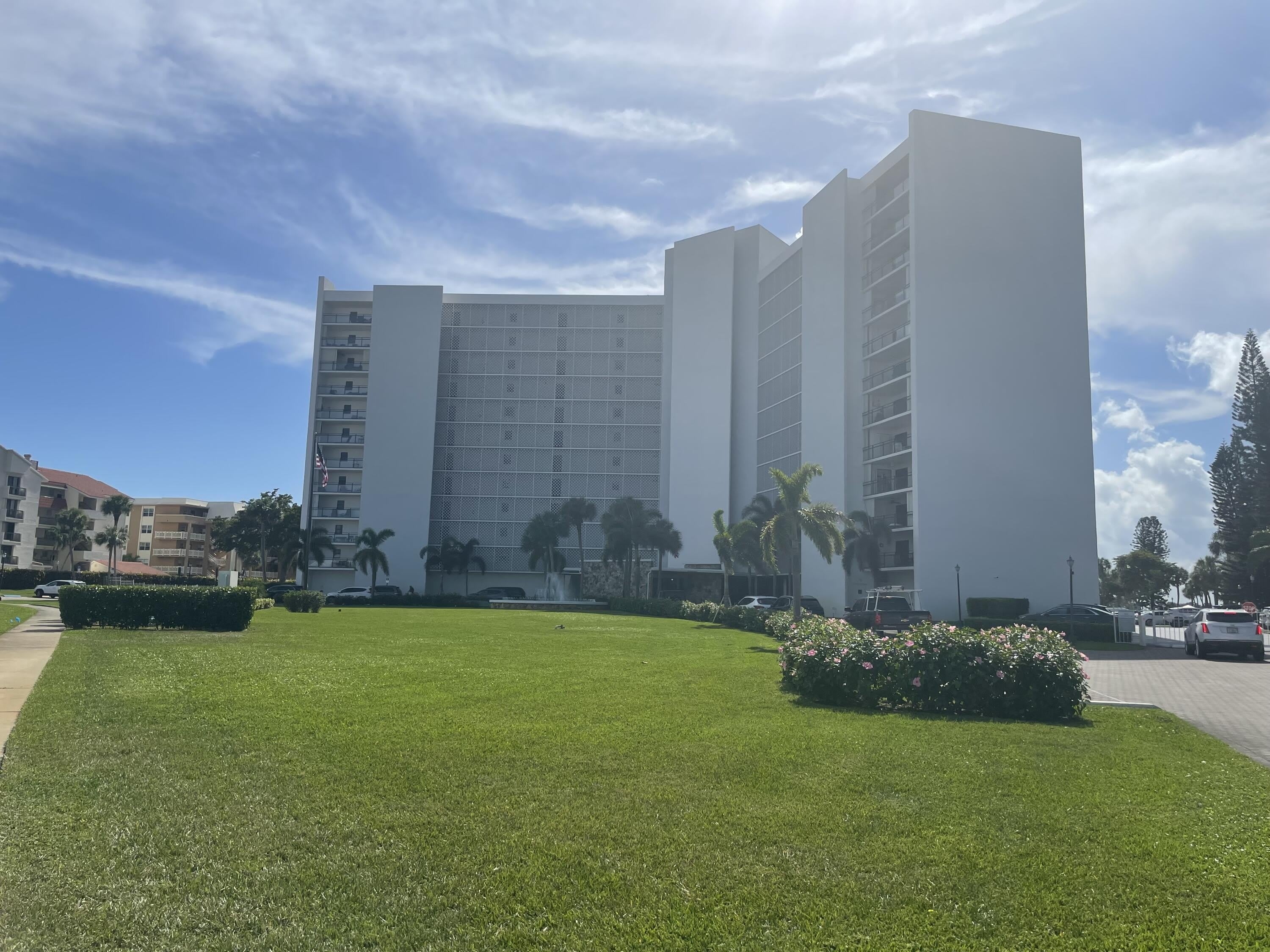 336 Golfview Road – photo 1