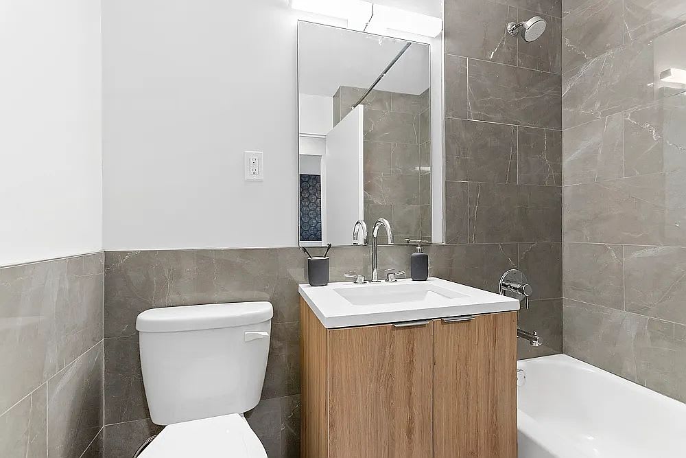 580 Main St Apt 746 – photo 2