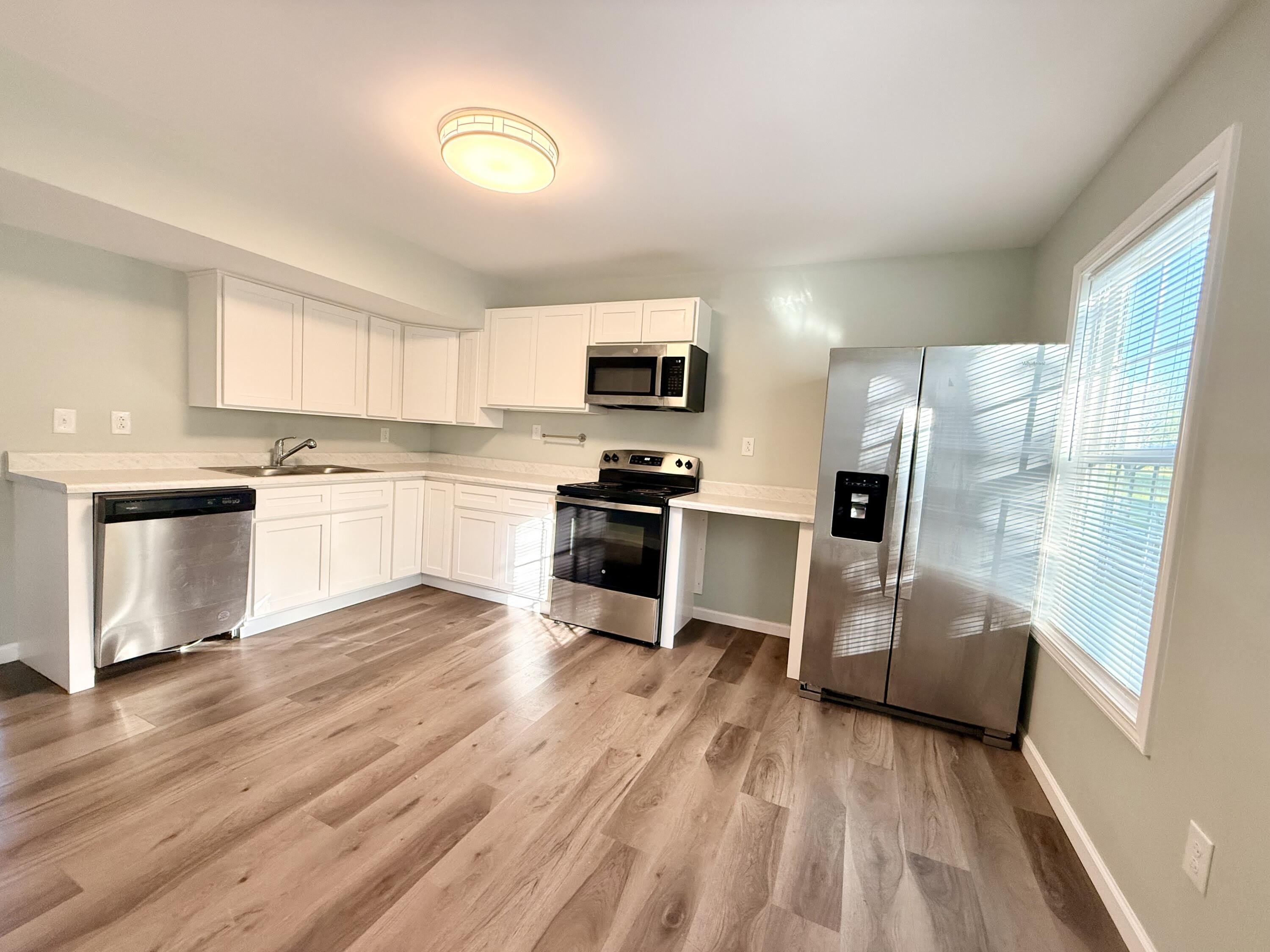 250-264 Hycliff Street – photo 5