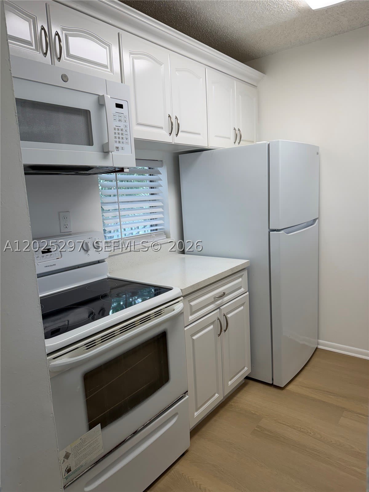 8560 N Sherman Cir – photo 2