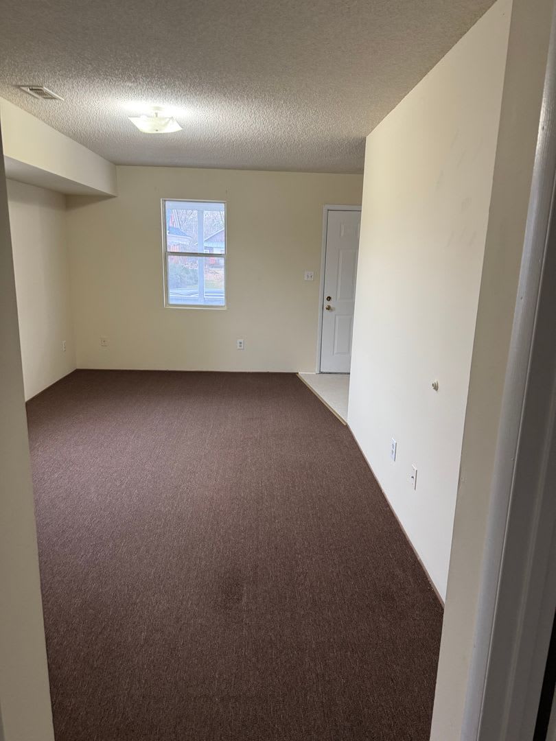 Cozy Home with a Great Location In Town – photo 5