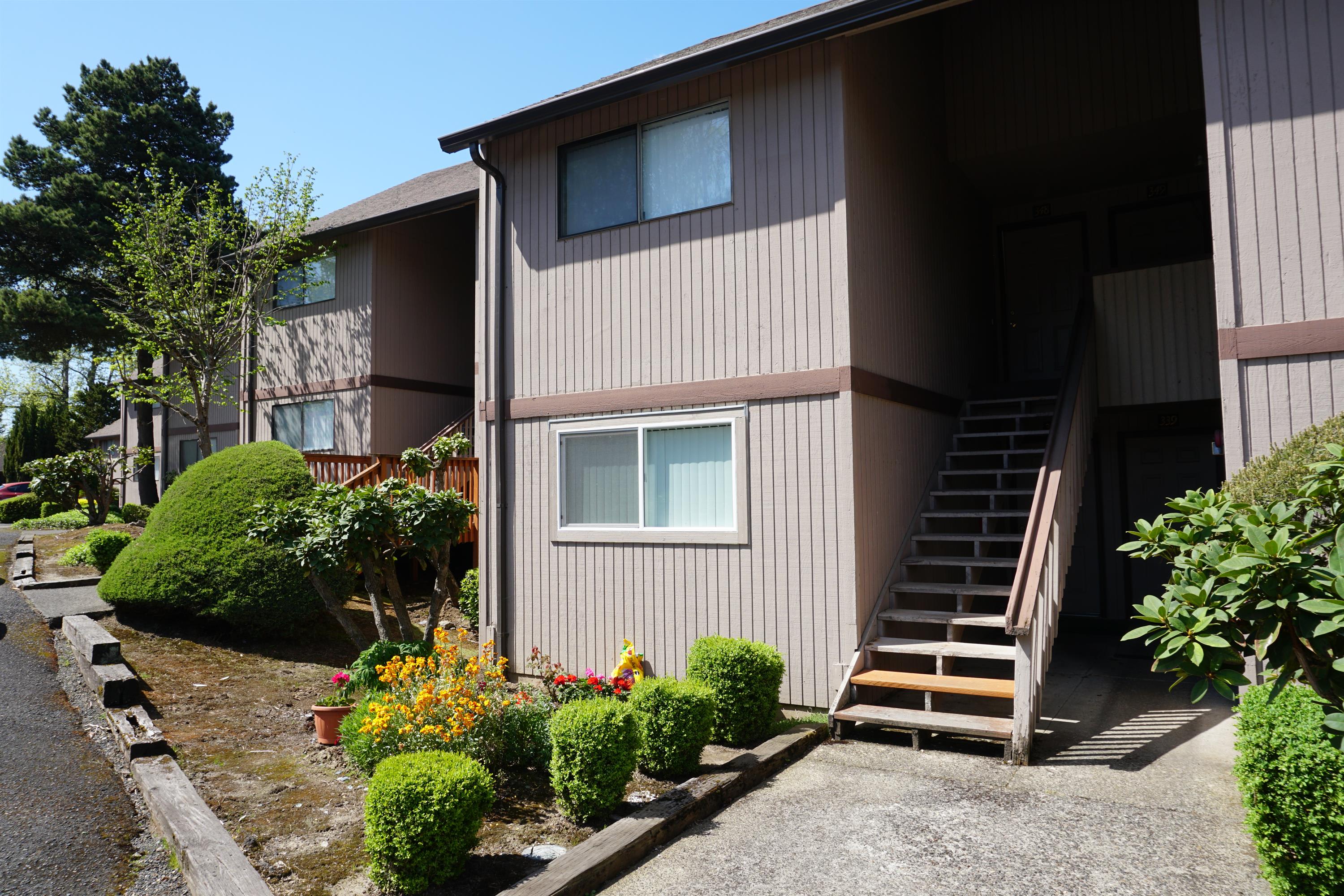 1806 NE 104th Street #C-12 – photo 3