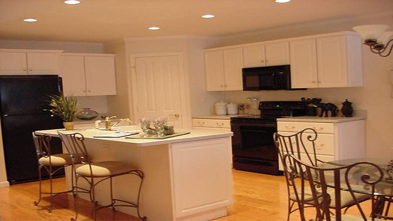 30 Glen Dr – photo 3