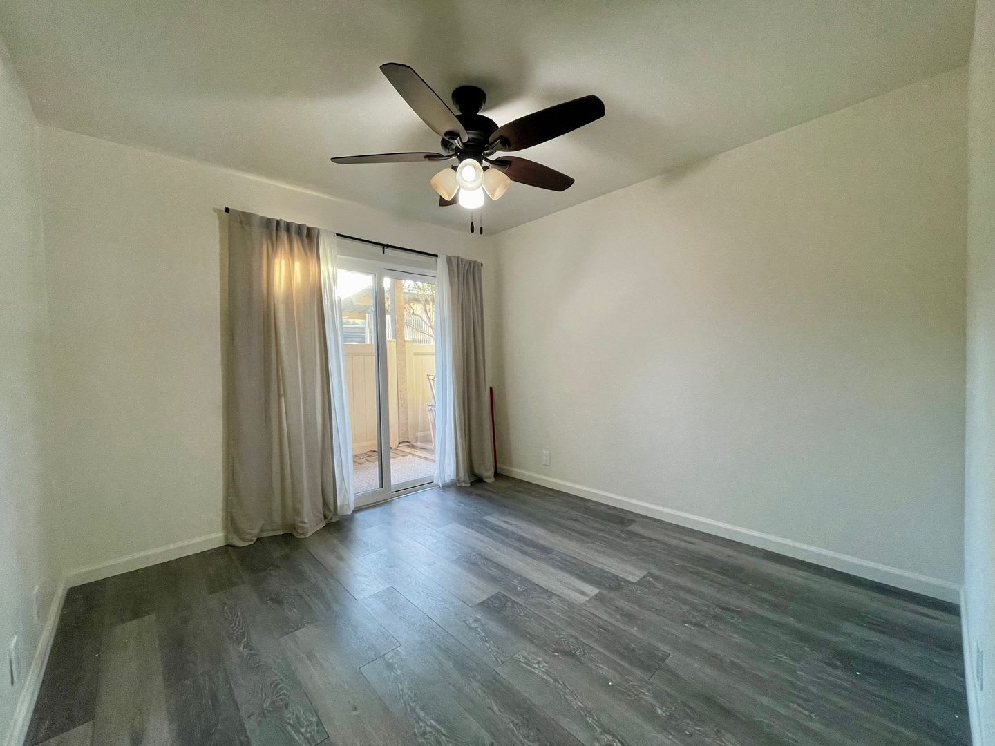 Gorgeously Remodeled 3 Bedroom 2 Bathroom in Rancho SD! – photo 3