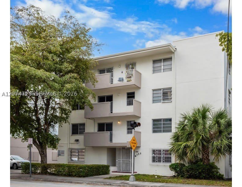 755 SW 6th St – photo 1